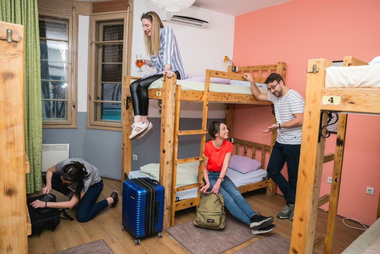 Reveller'S Hostel Dordegol Dış mekan fotoğraf