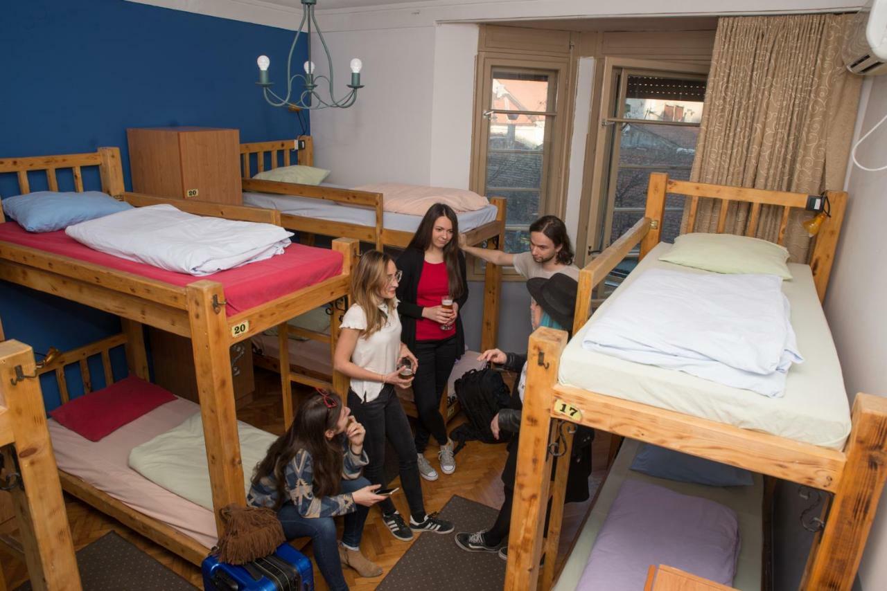 Reveller'S Hostel Dordegol Dış mekan fotoğraf